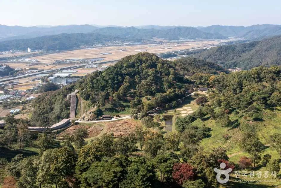 삼년산성 고분군 역사탐방로